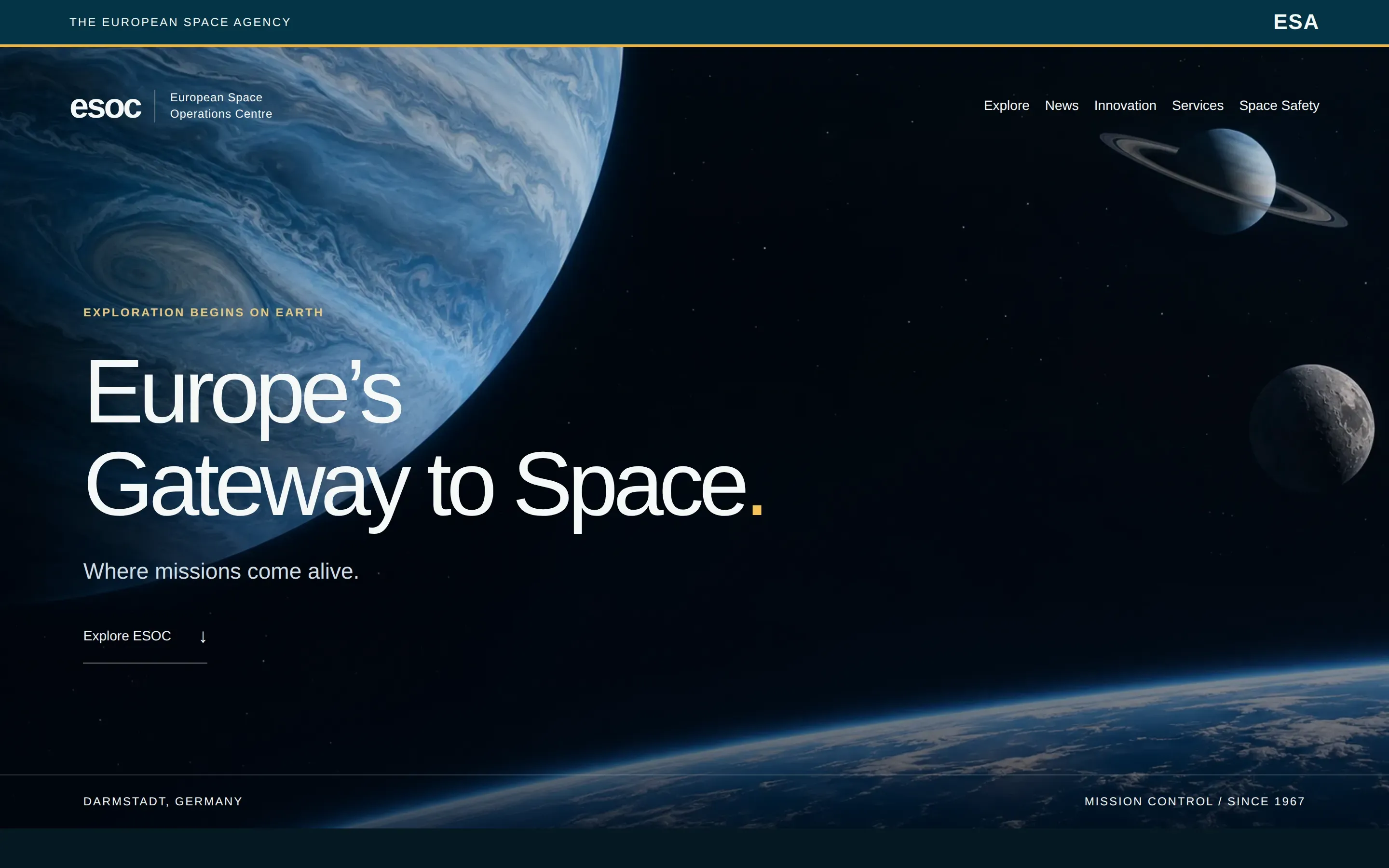 Website ESA ESOC, Studio-Fassung von Drela, am Rechner: erster Bildschirm mit „Europe’s Gateway to Space.“